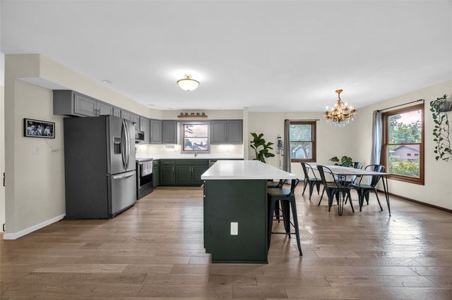 2509 Blue Ridge Drive NE, Cedar Rapids, IA 52402