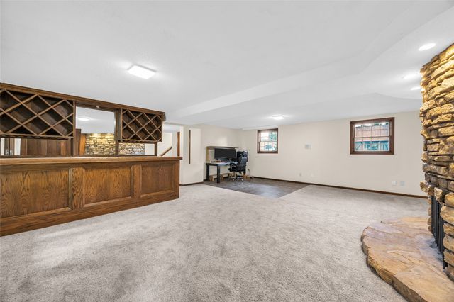 2509 Blue Ridge Drive NE, Cedar Rapids, IA 52402