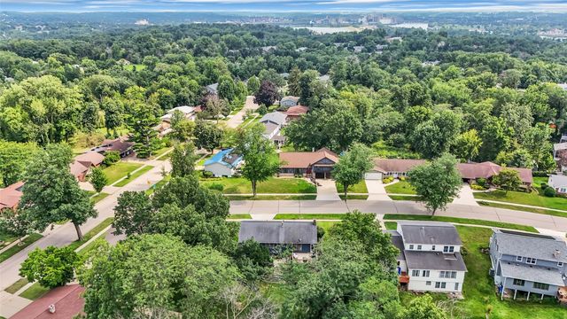 2509 Blue Ridge Drive NE, Cedar Rapids, IA 52402
