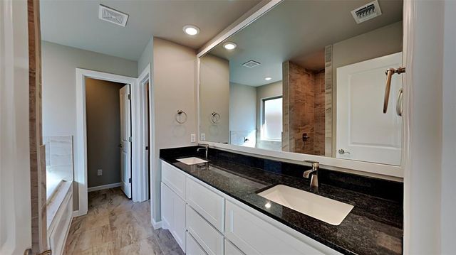 9025 NW 124th Street, Yukon, OK 73099