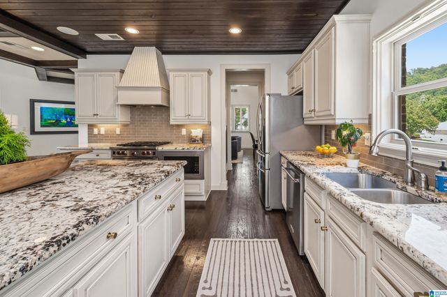 1578 JAMES HILL COVE, Hoover, AL 35226