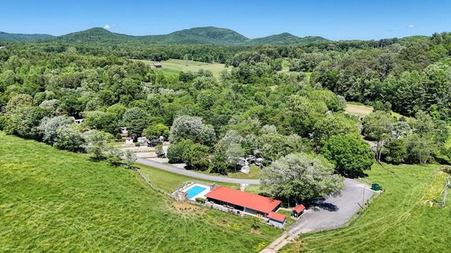 391 Conley Creek Circle, Blairsville, GA 30512