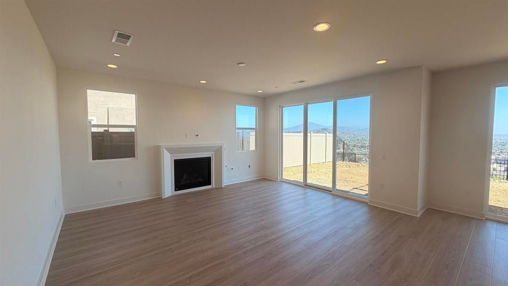 Image 8 of property listing at 7765 La Mesa Summit Dr, La Mesa, CA 91941
