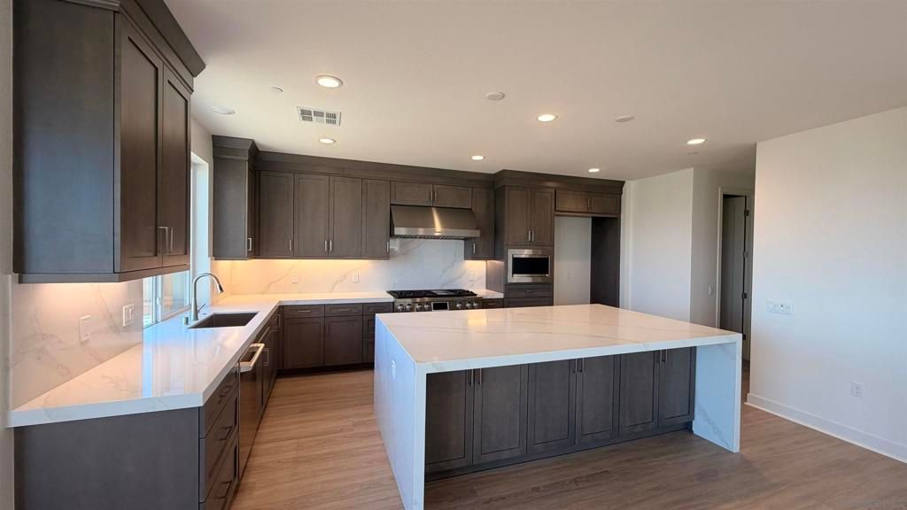 Image 9 of property listing at 7765 La Mesa Summit Dr, La Mesa, CA 91941