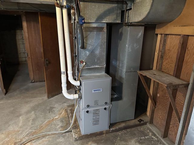 816 S Monroe Street, Stoughton, WI 53589