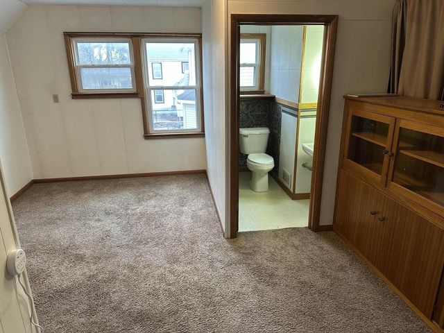 816 S Monroe Street, Stoughton, WI 53589