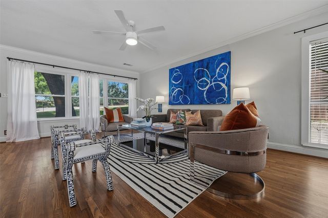 4817 Winthrop Avenue E, Fort Worth, TX 76116