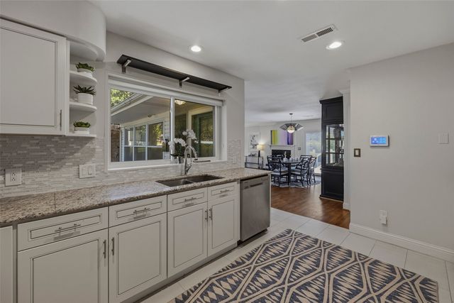 4817 Winthrop Avenue E, Fort Worth, TX 76116