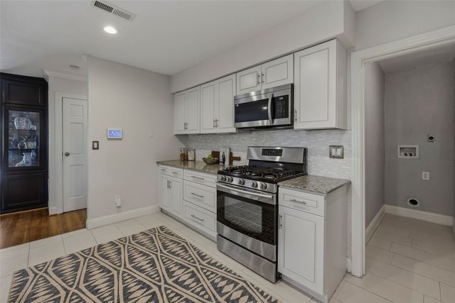 4817 Winthrop Avenue E, Fort Worth, TX 76116