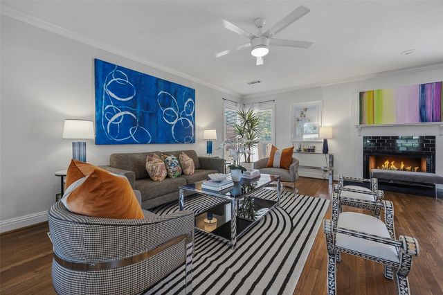 4817 Winthrop Avenue E, Fort Worth, TX 76116