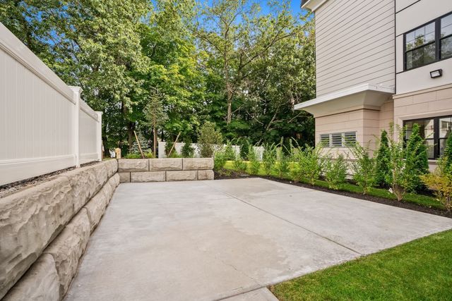 20 Audubon Way U 102, Canton, MA 02021