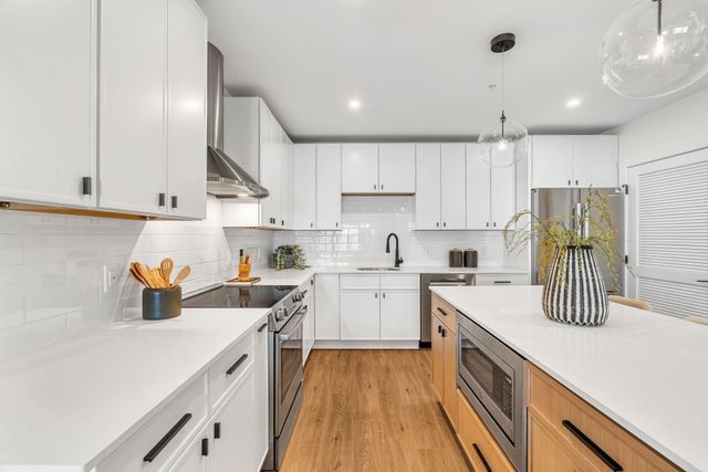 20 Audubon Way U 102, Canton, MA 02021