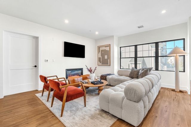 20 Audubon Way U 102, Canton, MA 02021