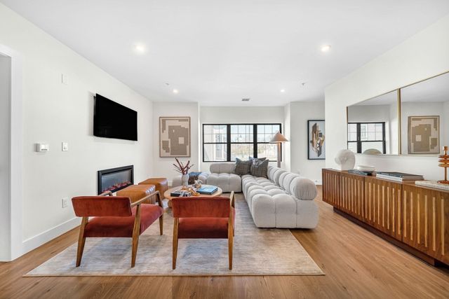 20 Audubon Way U 102, Canton, MA 02021