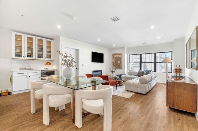 20 Audubon Way U 102, Canton, MA 02021