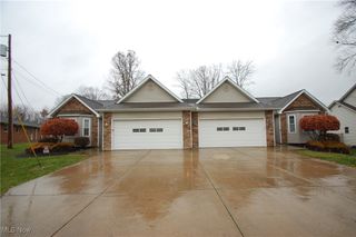 784 Elmwood Drive, Hubbard, OH 44425