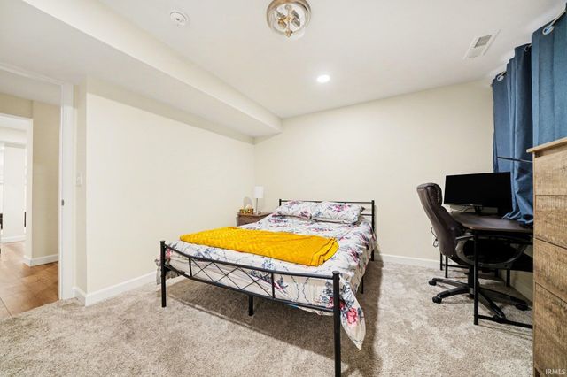 1433 N Oakhill Drive, South Bend, IN 46637