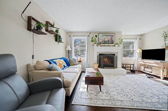 1433 N Oakhill Drive, South Bend, IN 46637