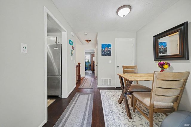 1433 N Oakhill Drive, South Bend, IN 46637