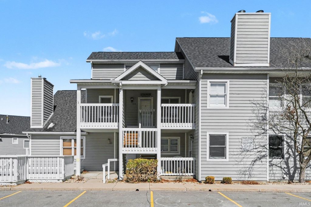 1433 N Oakhill Drive, South Bend, IN 46637