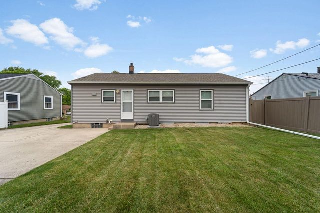 1325 Blake AVENUE, South Milwaukee, WI 53172