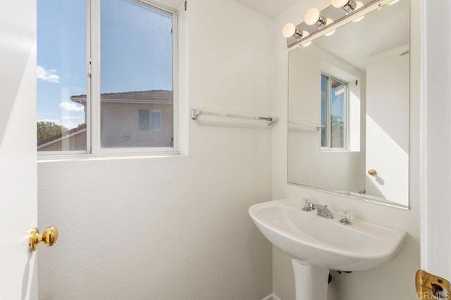 116 Silvercreek Drive, Santee, CA 92071