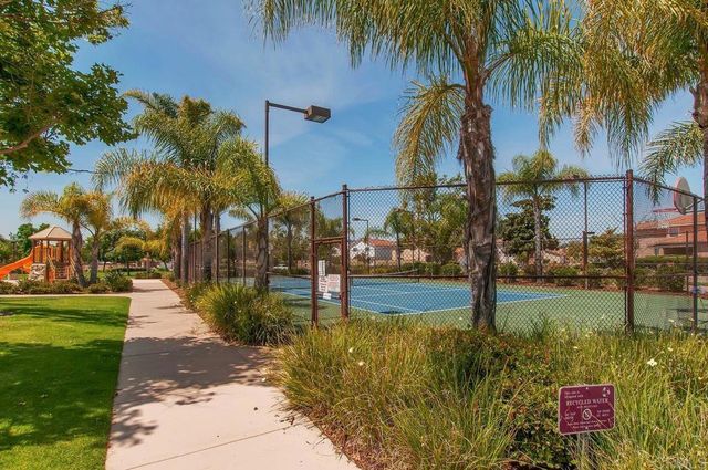116 Silvercreek Drive, Santee, CA 92071