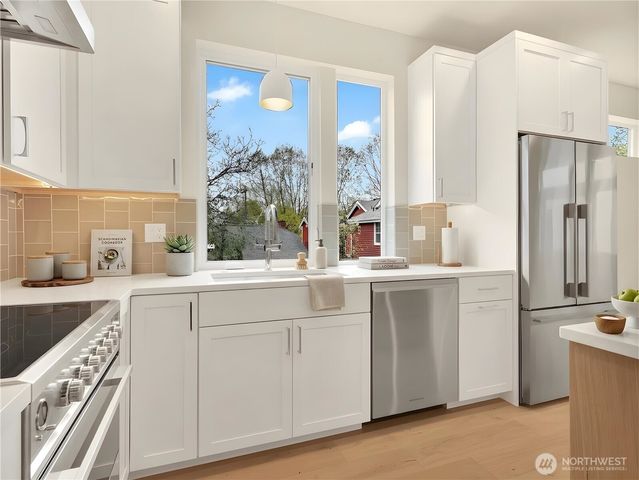1412 A N 47th Street, Seattle, WA 98103
