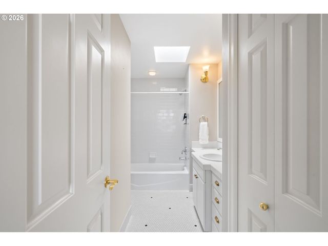 6248 Ne BRIGHTON St, Hillsboro, OR 97124
