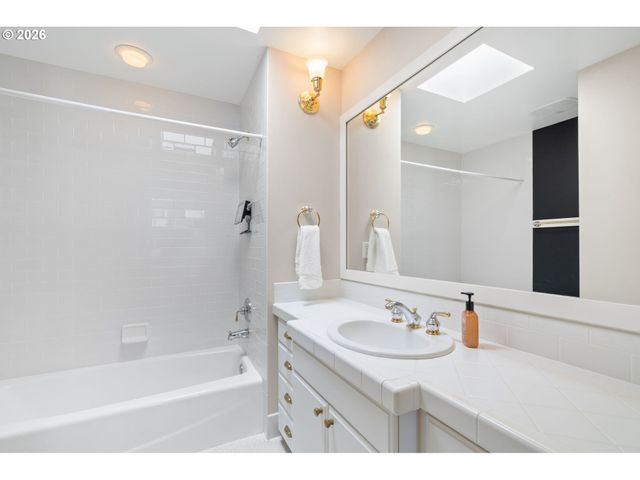 6248 Ne BRIGHTON St, Hillsboro, OR 97124