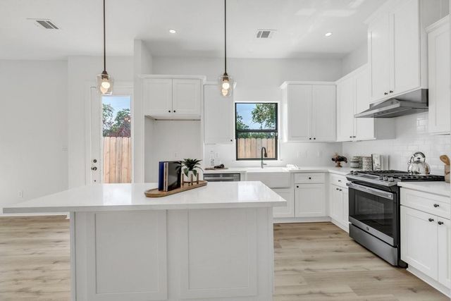311 Tennessee Street, Houston, TX 77029