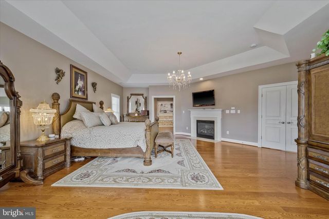 9107 DARA LN, Great Falls, VA 22066