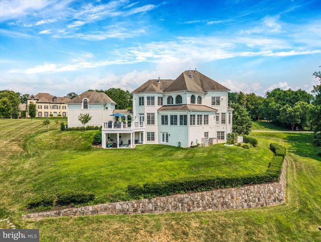 9107 DARA LN, Great Falls, VA 22066