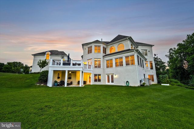 9107 DARA LN, Great Falls, VA 22066