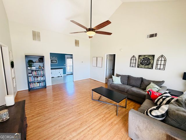 2124 Broad Street, Statham, GA 30666