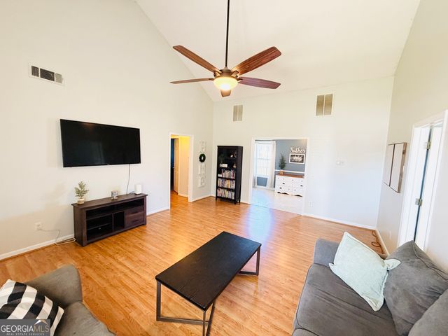 2124 Broad Street, Statham, GA 30666