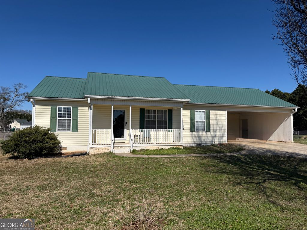 2124 Broad Street, Statham, GA 30666