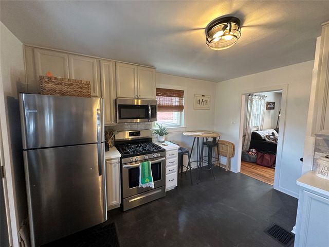 715 JAPAN Street, Erie, PA 16502