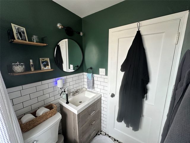 715 JAPAN Street, Erie, PA 16502