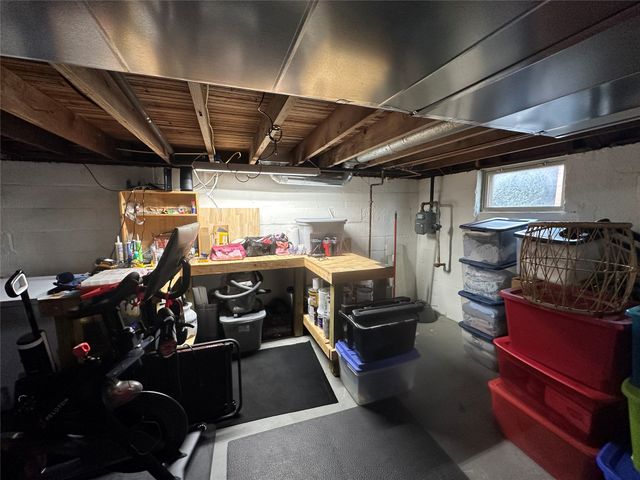 715 JAPAN Street, Erie, PA 16502