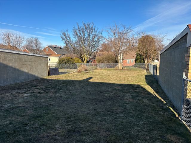 715 JAPAN Street, Erie, PA 16502