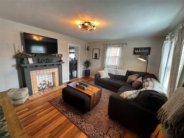 715 JAPAN Street, Erie, PA 16502