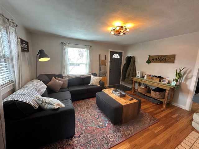 715 JAPAN Street, Erie, PA 16502