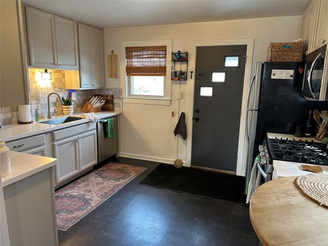 715 JAPAN Street, Erie, PA 16502