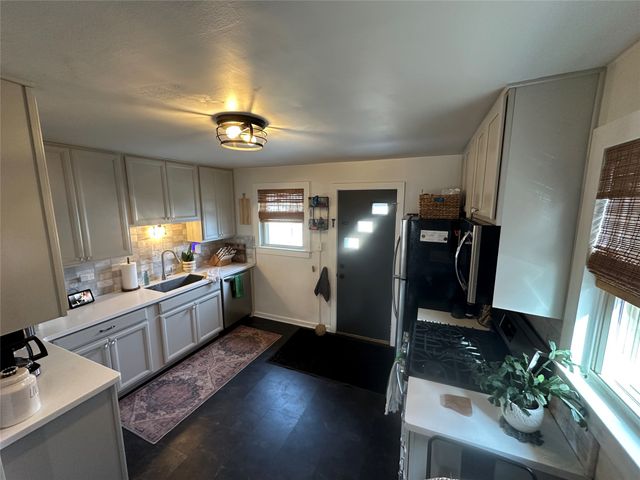 715 JAPAN Street, Erie, PA 16502