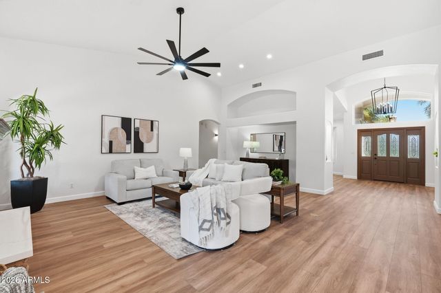 1802 E LINDA Lane, Gilbert, AZ 85234