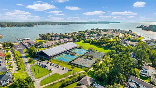 141 April Cove, Montgomery, TX 77356