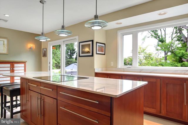 332 BLACKLATCH LN, Camp Hill, PA 17011