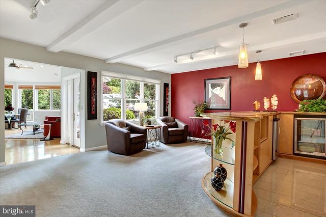 332 BLACKLATCH LN, Camp Hill, PA 17011