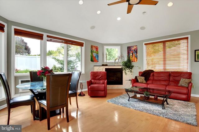 332 BLACKLATCH LN, Camp Hill, PA 17011
